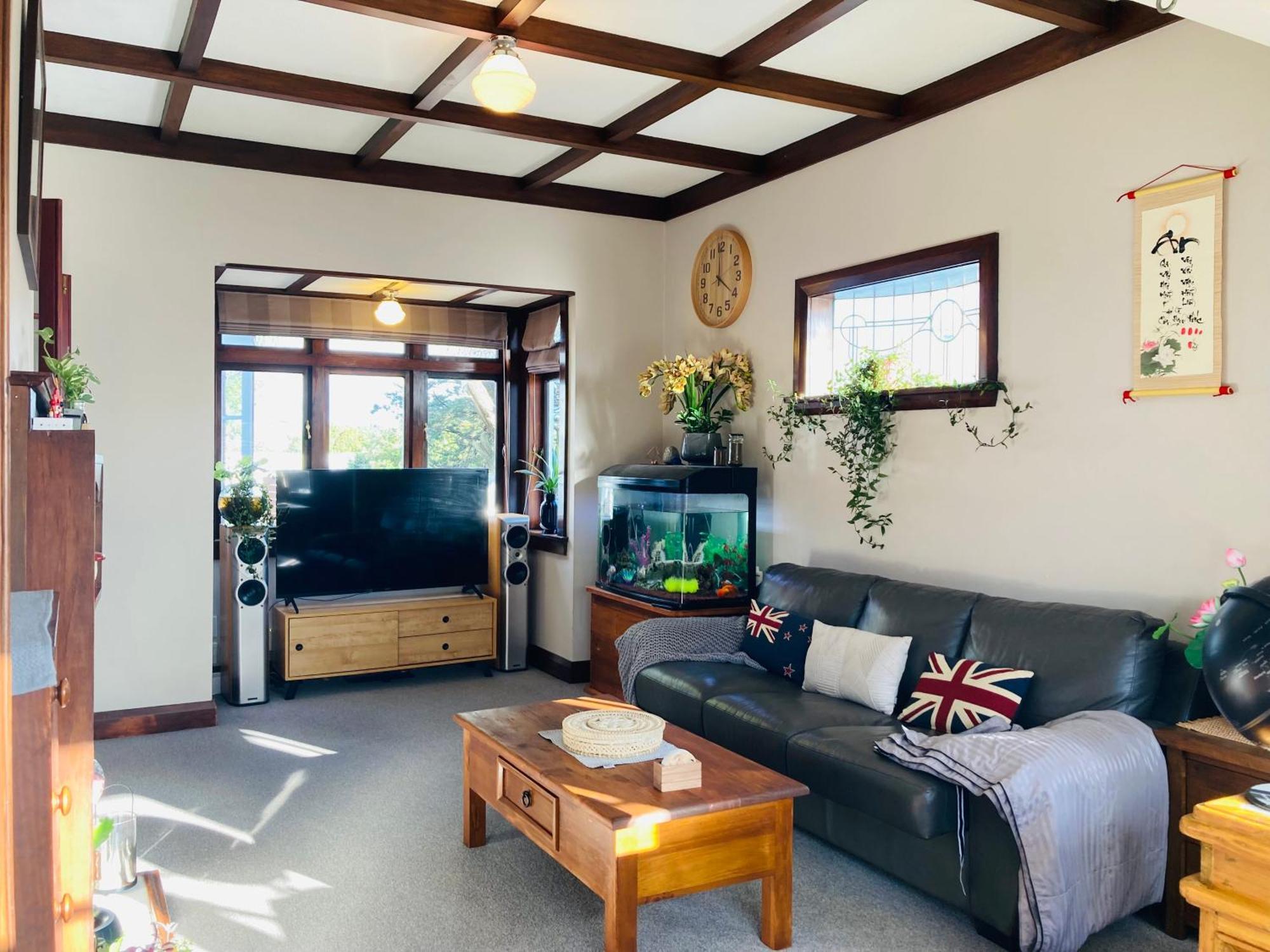 Spacious And Sunny Master Bedroom With Shared Bathrooms Auckland Extérieur photo