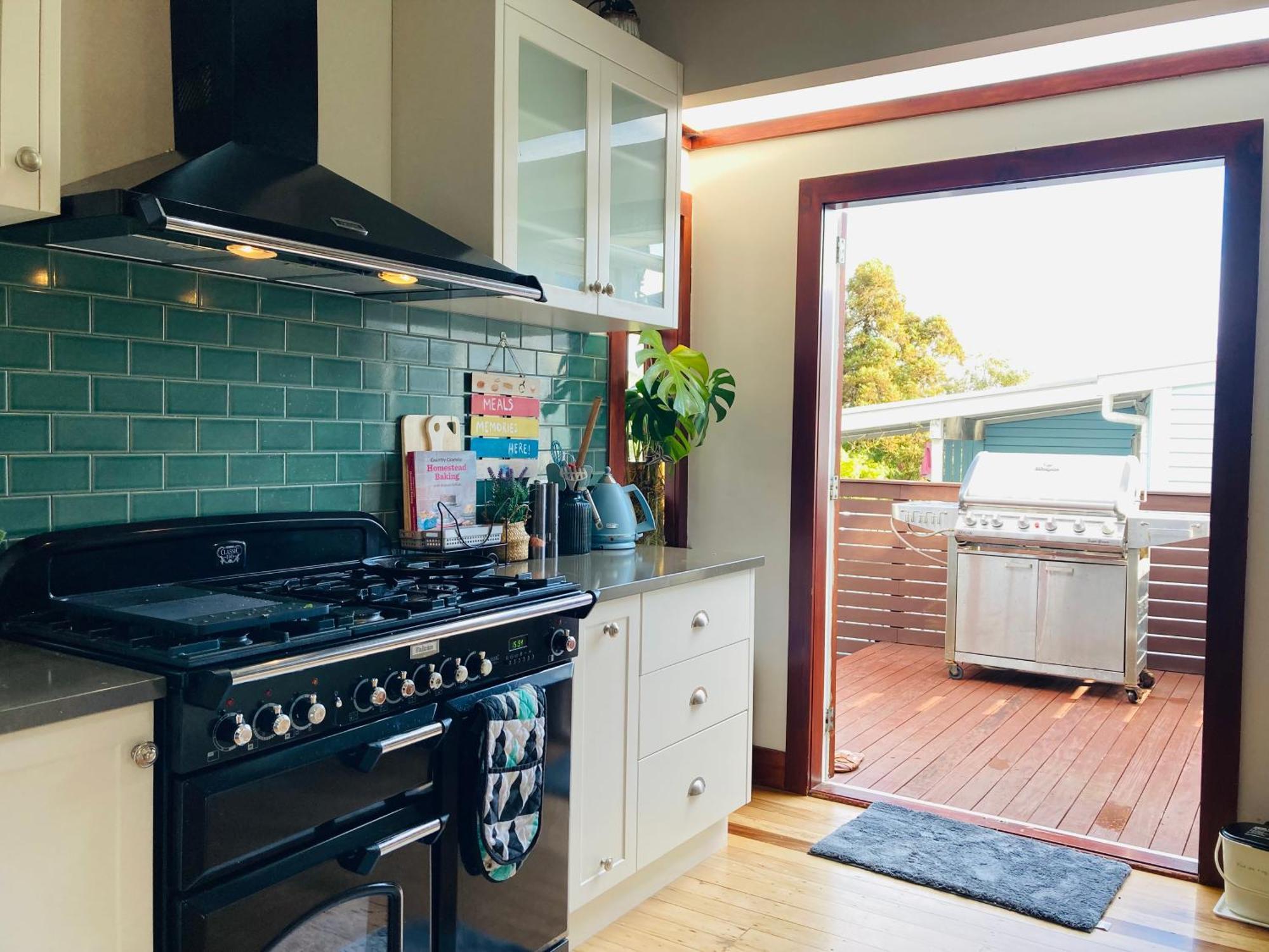 Spacious And Sunny Master Bedroom With Shared Bathrooms Auckland Extérieur photo