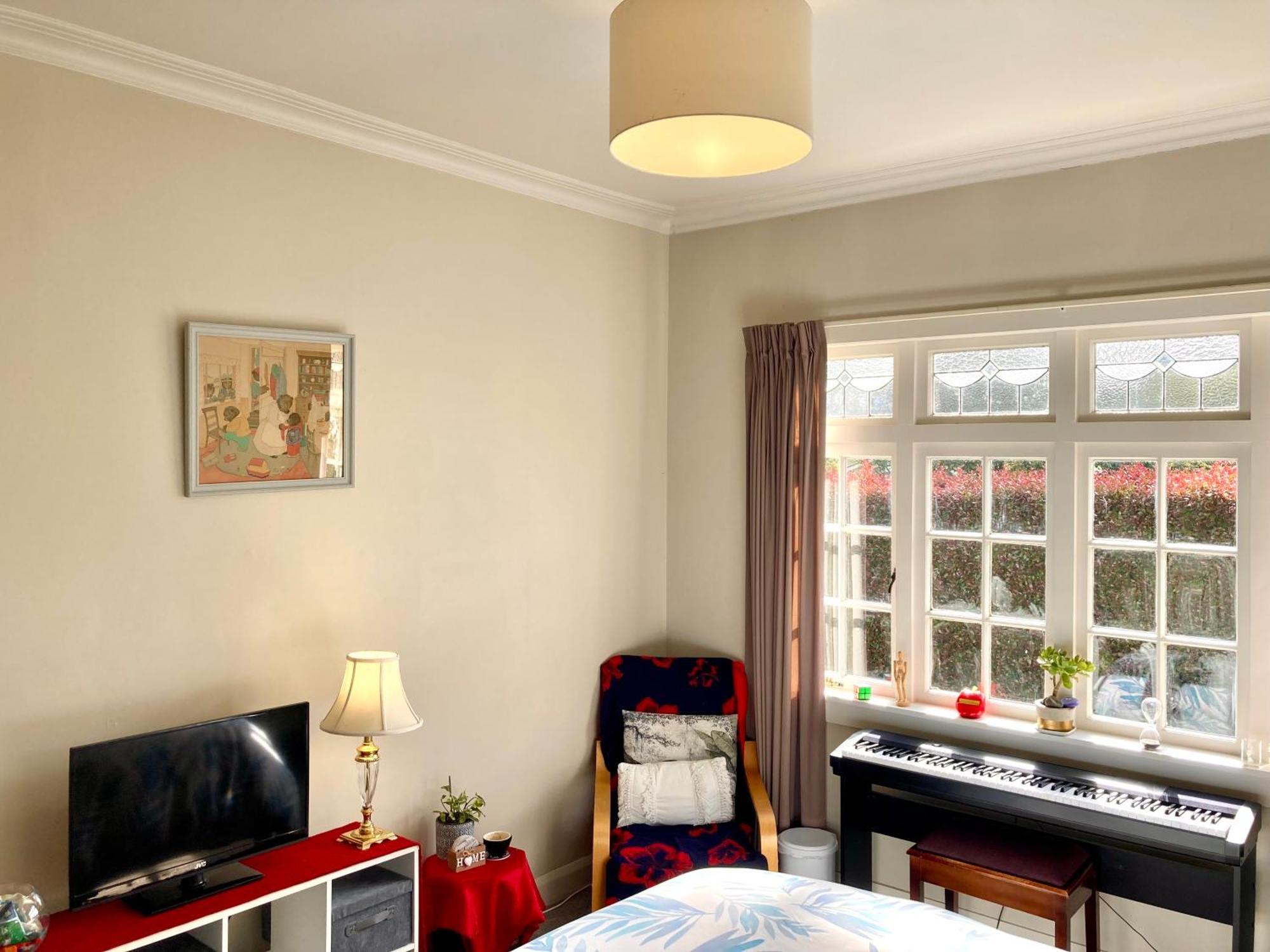 Spacious And Sunny Master Bedroom With Shared Bathrooms Auckland Extérieur photo